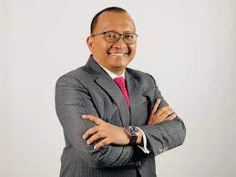 We are a team of 76 lawyers (19 partners and 57 associate lawyers) assisted by additional 22 trainee lawyers and 80 qualified and trained support. Azmi Associates Advocates And Solicitors Law Firm Malaysia