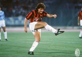 Giovanni stroppa è un ex calciatore, di ruolo centrocampista, cresicuto nelle giovanili del milan con cui ha poi vinto una supercoppa italiana, tre supercoppe stroppa, che idea si è fatto di questo milan? Giovanni Stroppa Da Tokyo A Crotone Attraverso I Colori Rossoneri