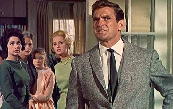 THE BIRDS, 1963 Alfred Hitchcock, Tippi Hedren, Rod Taylor, Veronica  Cartwright, Jessica Tandy, classic horror film