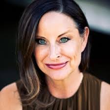 Kelli Hunter's Instagram, Twitter & Facebook