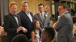 Mais a ne surtout pas regarder en vf. Modern Family Saison 7 Episode 15 Streaming Vf Papystreaming
