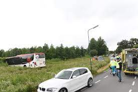 Onze experts staan voor u klaar en helpen u met het claimen van smartengeld. Drie Gewonden Na Botsing Met Stadsbus Op Ijsseldijk In Ijsselstein Foto Gelderlander Nl