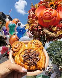 Pin By Nati On Disney Disneyland Halloween Disney Snacks Disney Halloween
