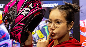 KYT Unveils TT-REVO additional colorway “HyperPink”