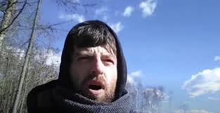 Adrian Nowak Żalno siedział w więzieniu z abstrakcyjnego powodu. Kto to i  dlaczego jest popularny?