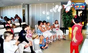 Animación infantil, actores, concursos, performances… os ofrecemos todo tipo de actividades de animación para vuestra boda. Animaciones Infantiles Para Bodas Y Bautizos En Madridfiestas Infantiles En Madrid