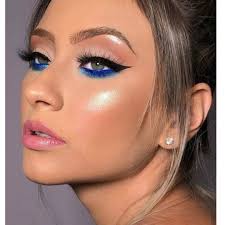 everyone needs a little pop of color 💙👏 #FormalApproach #makeup  #makeupartist #makeuptutorial #lashes #eyeliner #lipstick #highligh...