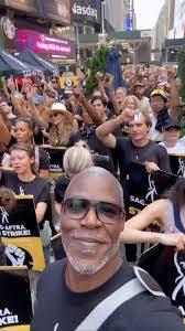 Sandra Crosdale's Instagram, Twitter & Facebook