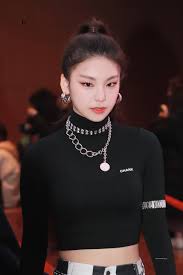 10 Female Kpop Idols Born In May Itzy Kpop Girls Girl Crushes