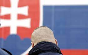Individuato e arrestato dai carabinieri di ortisei un cameriere slovacco di un albergo della zona di castelrotto ricercato per una serie di violente rapine commesse nella repubblica slovacca. Sventa Una Rapina Praticando Del Sesso Orale Al Ladro Il Caso Incredibile