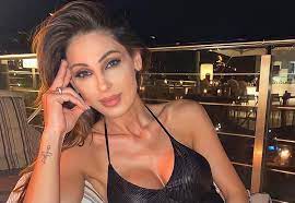 Anna tatangelo anna tatangelo (sora, 9 gennaio 1987) è una cantautrice italiana. Bun0zfvmdbngum
