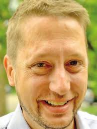 Excessive signage placed along stretch of Lakeshore