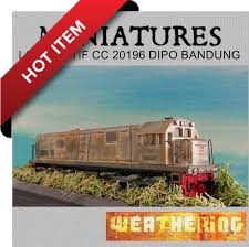 Saya mulai membuat karya dari barang bekas ini sejak tahun 2013, dan selama ini banyak yang sudah dibeli masyarakat. Jual Miniatur Kereta Api Indonesia Loko Cc 20196 Dipo Bandung W Extreme Weathering Di Lapak Ayura 142 Bukalapak