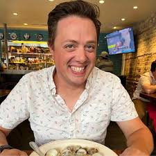 This out of bounds play run by Houston with 2.8 seconds left in a tie game  might be the best play of its kind I've ever seen — surpassing even Deandre  Ayton's