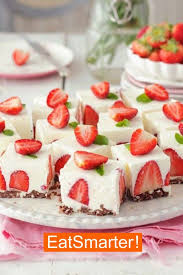 Erdbeer Frischkase Schnittchen Rezept In 2020 Sommerkuchen Sommer Kuchen Dessert Ideen