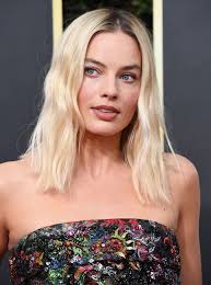 How to curl short hair: The ultimate guide to getting cool girl hair.