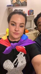 Hollie Holloway's Instagram, Twitter & Facebook