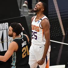 He played college basketball for the villanova wildcats, winning national championships in 2016 and 2018. Phoenix Suns Can T Afford Mikal Bridges Continued Foul Trouble Bright Side Of The Sun