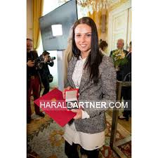 Visit her website to find out more about anna, her career and achievements, as well as pictures, videos and more. Offizielle Webseite Von Fotograf Ing Harald Artner