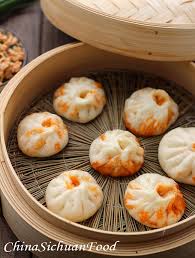 Har gow (dim sum style shrimp dumplings) is my favorite dim sum dessert. Vegan Baozi Chinese Steamed Buns åŒ…å­ China Sichuan Food