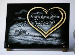 Notre technique de fabrication permet l'ajout de photos sur nos plaques décès. Plaque Funeraire Personnalisee Gravee Par Un Artiste Graveur Professionnel