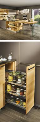 Moderne Holz Kuche Mit Apotheker Auszug Fur Gewurze Holzkuche Kuche Holz