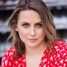 Lizzie Moore's Instagram, Twitter & Facebook