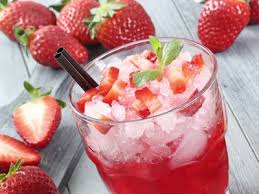 Op cocktails4you vindt u recepten om de lekkerste cocktails te kunnen mixen! Our Latest Tipple The Strawberry Grand Slam