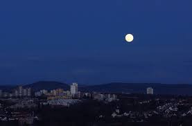 Videos aus aller welt vom größten vollmond des jahres. Schauspiel Am Nachthimmel Wann Sie Den Supermond In Stuttgart Sehen Wissen Stuttgarter Zeitung