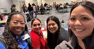 Elizabeth Farabaugh's Instagram, Twitter & Facebook