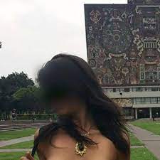 México: Estudiantes indignados por fotos de mujer desnuda en la Universidad  Nacional Autónoma (UNAM) 