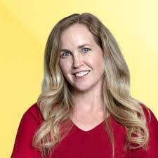 Lora Walsh's Instagram, Twitter & Facebook