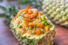 Apakah anda sudah pernah makan nasi goreng nanas? Nasgor Enak Dari Thailand Nasi Goreng Nanas Tom Yum Dan Ayam Basil