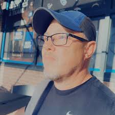 Who throws a better ball, DJ Lagway or Rex Grossman?