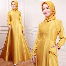 Meskipun ini merupakan baju tradisional tetapi juga bisa mengikuti perkembangan zaman. Model Baju Pesta Kain Satin Polos Gaya Ootd