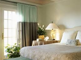 In this episode of $1k dream room, will taylor of bright bazaar is on a mission to help evy in harlem, new york, revamp her small apartment bedroom. 20 Small Bedroom Decorating Ideas On A Budget