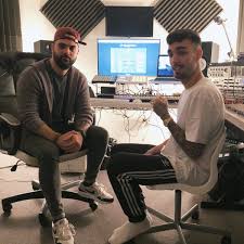 Usually produced from borosilicate & low alkali silicate glasses. typically, glass filaments >3 µm in diameter or glass wool with diameters down to 0.05 µm & >1 µm in length. Fans De Rels B Jkook6854 Twitter