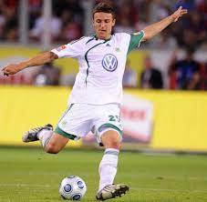 800 k €* 14 août 1985 à nürtingen, allemagne. Christian Gentner Champions League Hilft Wolfsburg Aus Der Krise Welt