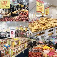 Many fresh raw materials available here. R A W L I N S G L A M Lulu Hypermarket Gets Into The Malaysia Book Of Records