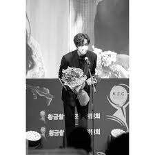 Limit my search to r/kwangsoo. Êá´É´É¢êœ±á´œÉ´ á´á´€É´á´€É¢á´‡Ê€ On Twitter Kwangsoo Cut His Hair No More Mullet Highlight ã…‹ Members Won T Tease Him Anymore Haha Also Congratulations
