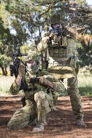 Australian Soldiers Showing Off Their Equipment 2400 X 3600 Airsoftloadout Airsoftsetup Military Soldiers Australian Special Forces Military Special Forces