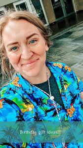 Tara Dye's Instagram, Twitter & Facebook