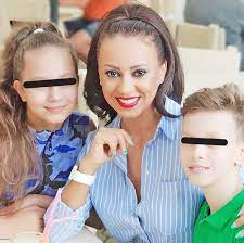 Fosta sotie a lui marian dragulescu, larisa, spune la happy hour, ca a slabit in larisa, fosta soţie a lui marian drăgulescu, a anunţat pe reţelele de socializare că urmează să devină mămică pentru a treia oară. Marian DrÄƒgulescu IubeÈ™te Din Nou La È™apte Luni De La Al Doilea DivorÈ› Click Mobile