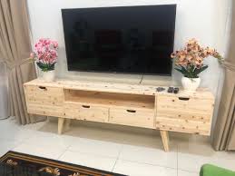Pada kesempatan ini saya ingin berbagi tutorial cara membuat rak tv minimalis sendiri, proses pengerjaan yang mudah dan bisa kita kerjakan dengan alat yang. Rak Tv Pjg 7kaki Pallet Diy By Carissa Enterprise Facebook