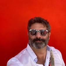 The Story of Harry's Bar in Venice: Bellinis, Carpaccio, and Cipriani  Legends