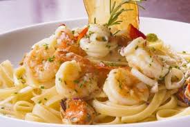 Recette Fettucine Aux Crevettes Sauce Cremeuse A L Ail Fettucine Aux Crevettes Recettes De Cuisine Sauce Cremeuse A L Ail