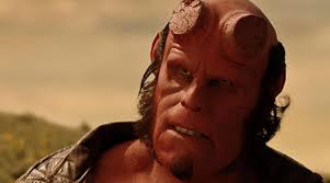 Triangolo amoroso sul campo da tennis: la sfida tra passione e competizione 