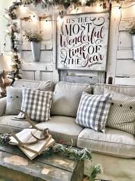 Molte persone cercano quotidianamente idee per abbellire casa fai da te, in modo da poter creare con le proprie mani pezzi unici in grado di rendere accogliente una stanza. Natale 10 Idee Per Decorare Le Stanze Della Tua Casa Senza Albero Mamme A Spillo