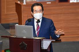 ë¨¸ë¦¬ë¥¼ ì¡°ì•„ë ¤ ìŠ¤ë§ˆì¼ë§¨ ì •ì„¸ê· ì´ ë°œëˆ í•œ ê¹Œë‹­ ë„¤ì´íŠ¸ë‰´ìŠ¤