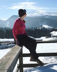 De Podruzhka V Gosti Priezzhala Teper Vsem Prihoditsya Stanovitsya Po Sovmestitelstvu Moim Fotografom Nehocheshzastavim In 2020 Natural Landmarks Landmarks Instagram